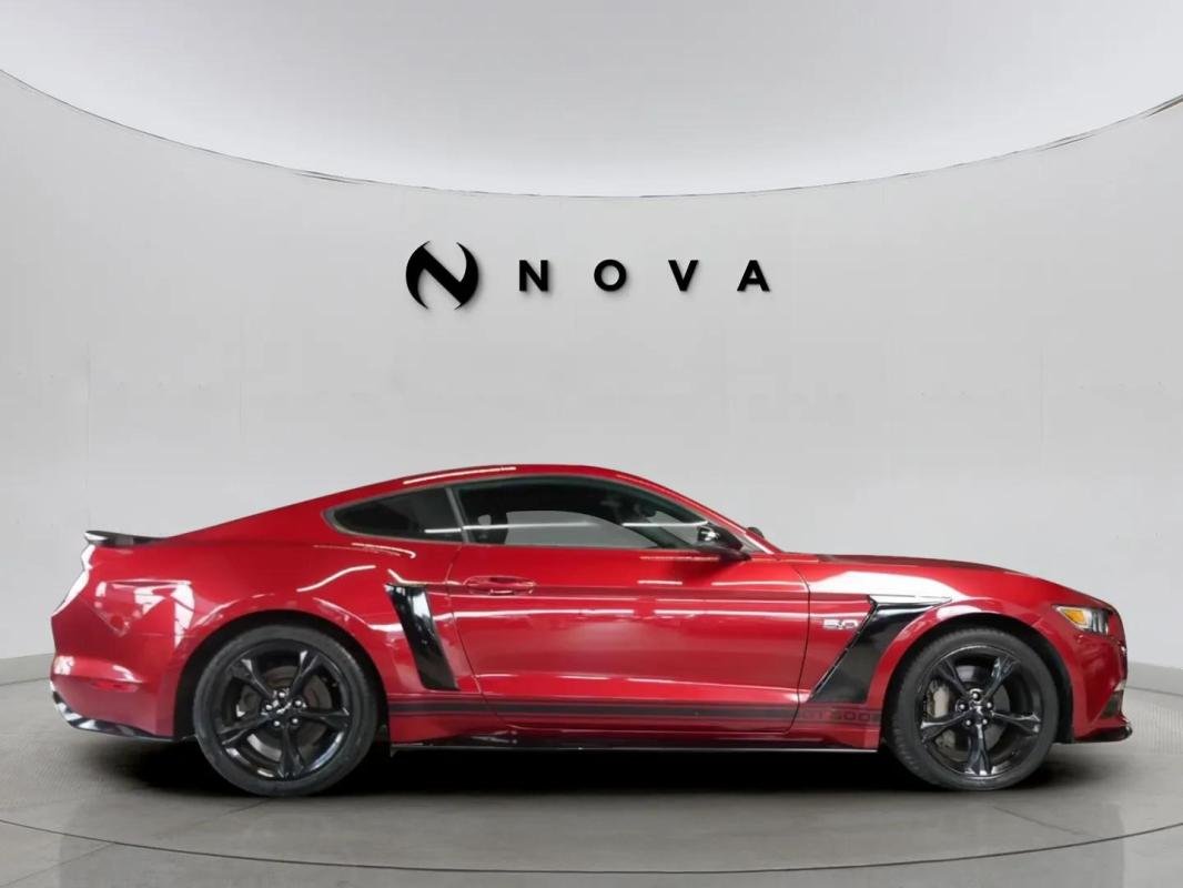 Ford Mustang - Photo 6