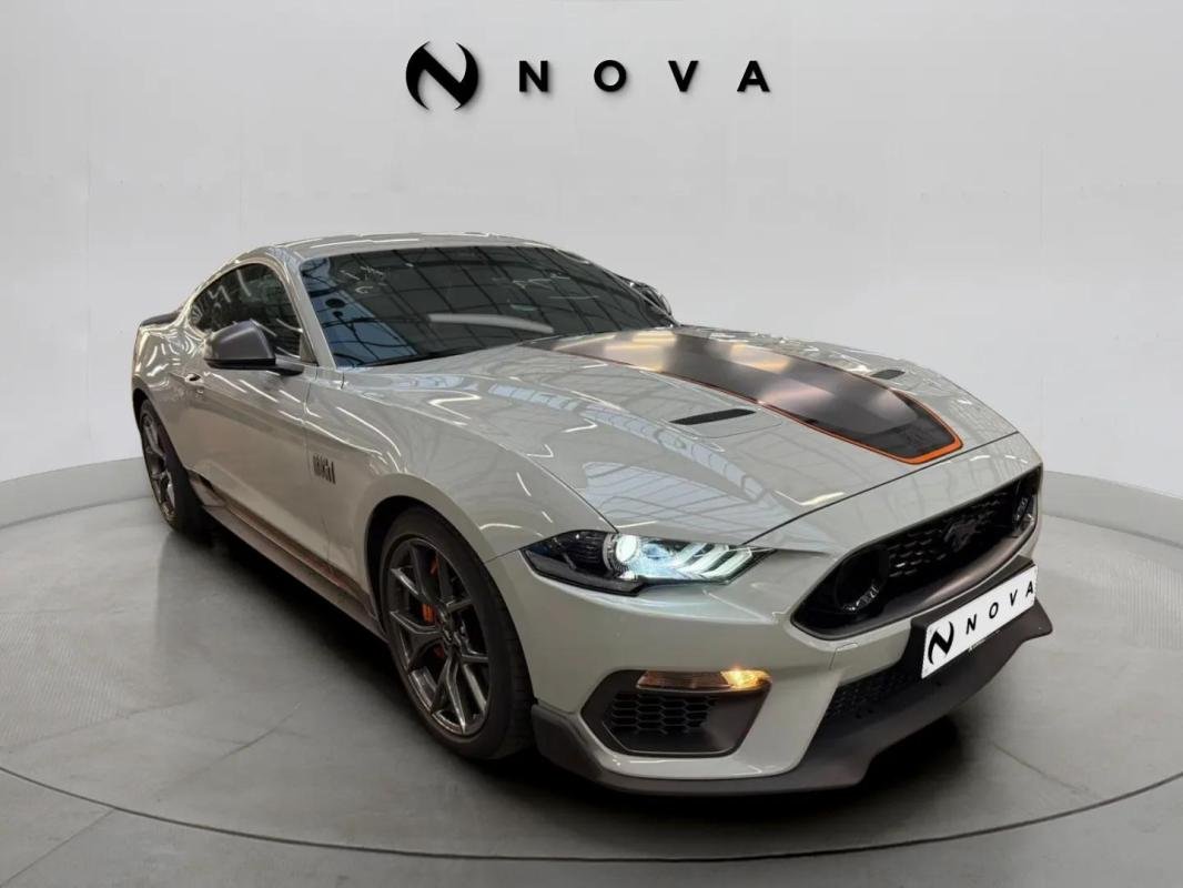 Ford Mustang - Photo 1