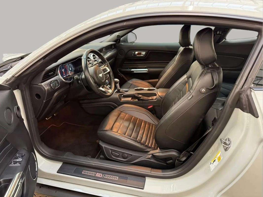 Ford Mustang - Photo 12
