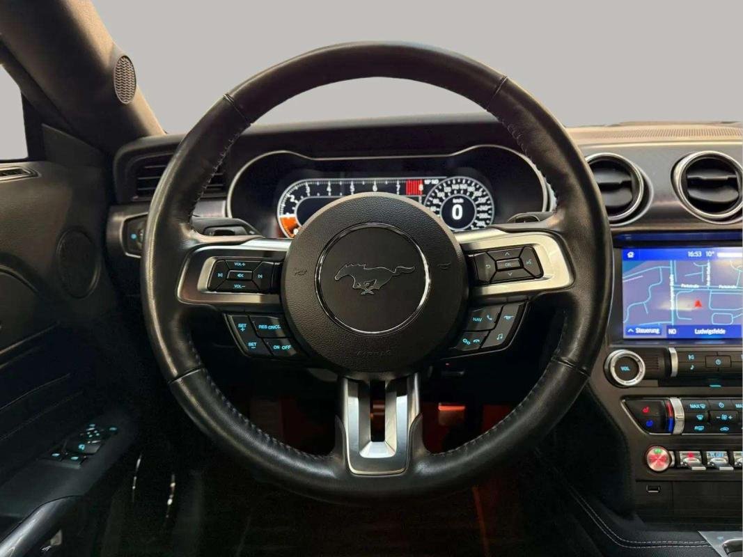 Ford Mustang - Photo 13