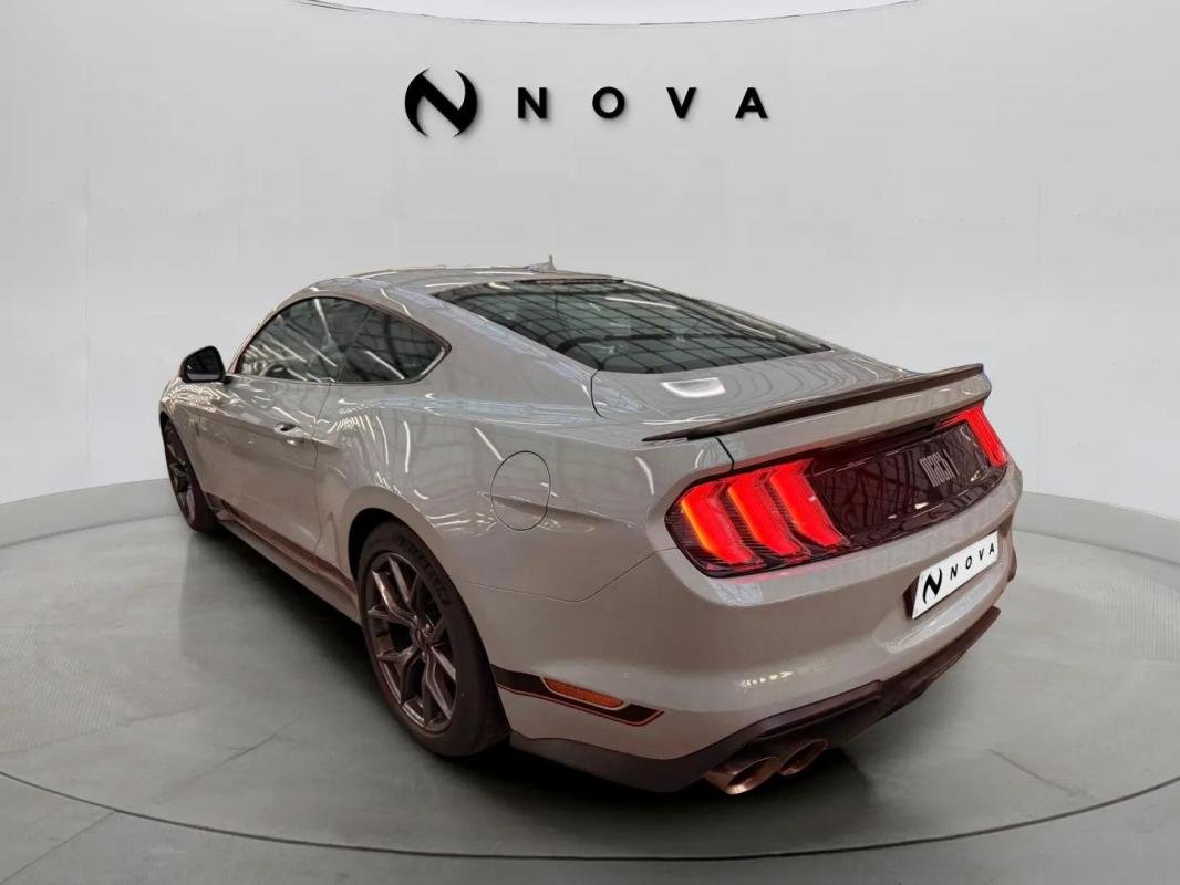 Ford Mustang - Photo 4