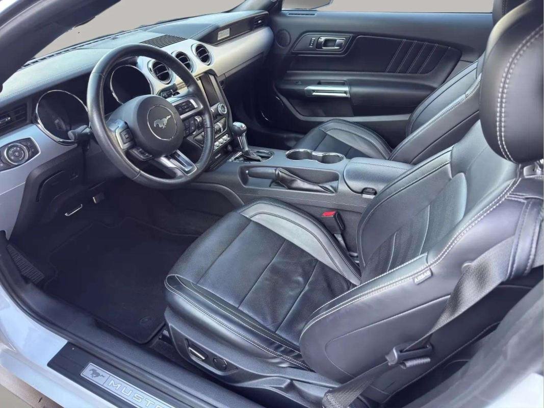 Ford Mustang - Photo 11