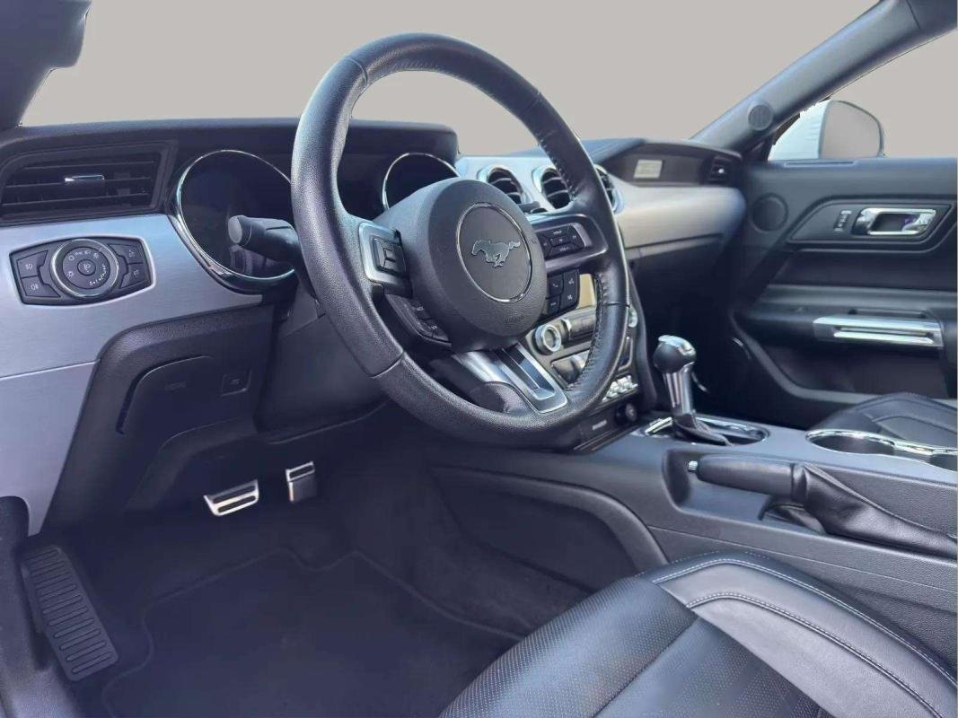 Ford Mustang - Photo 12