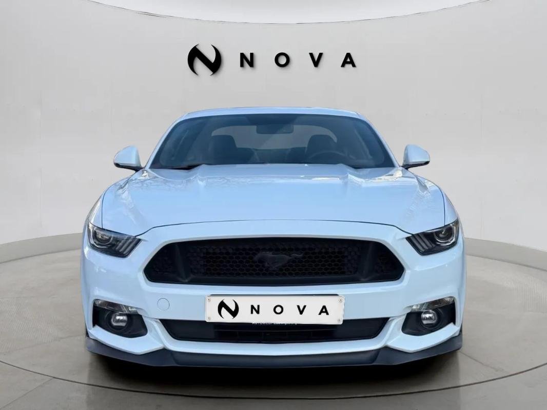 Ford Mustang - Photo 6