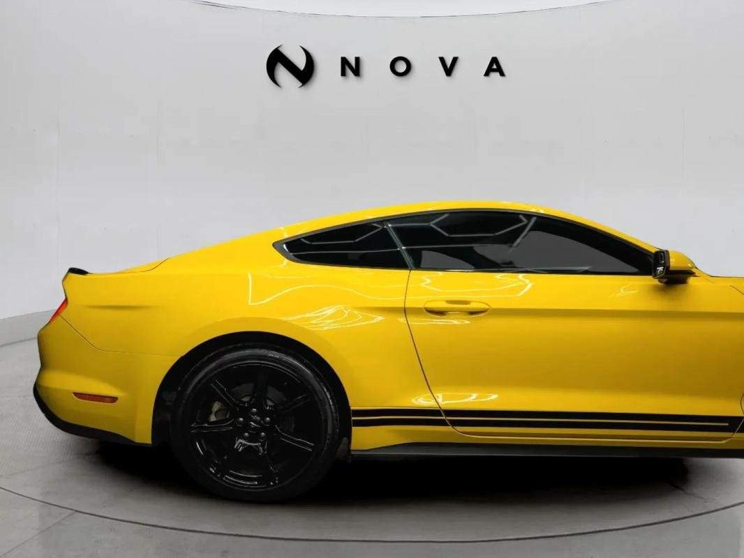 Ford Mustang - Photo 11