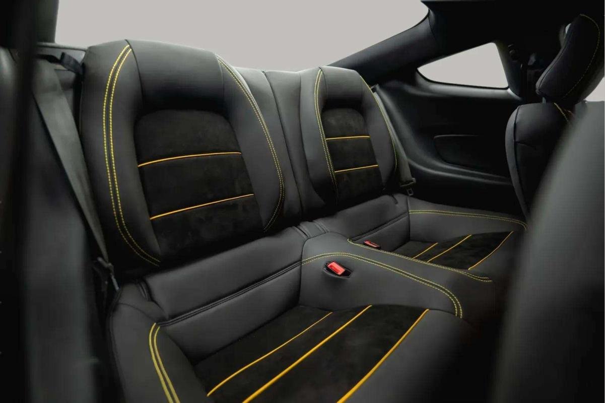 Ford Mustang - Photo 23
