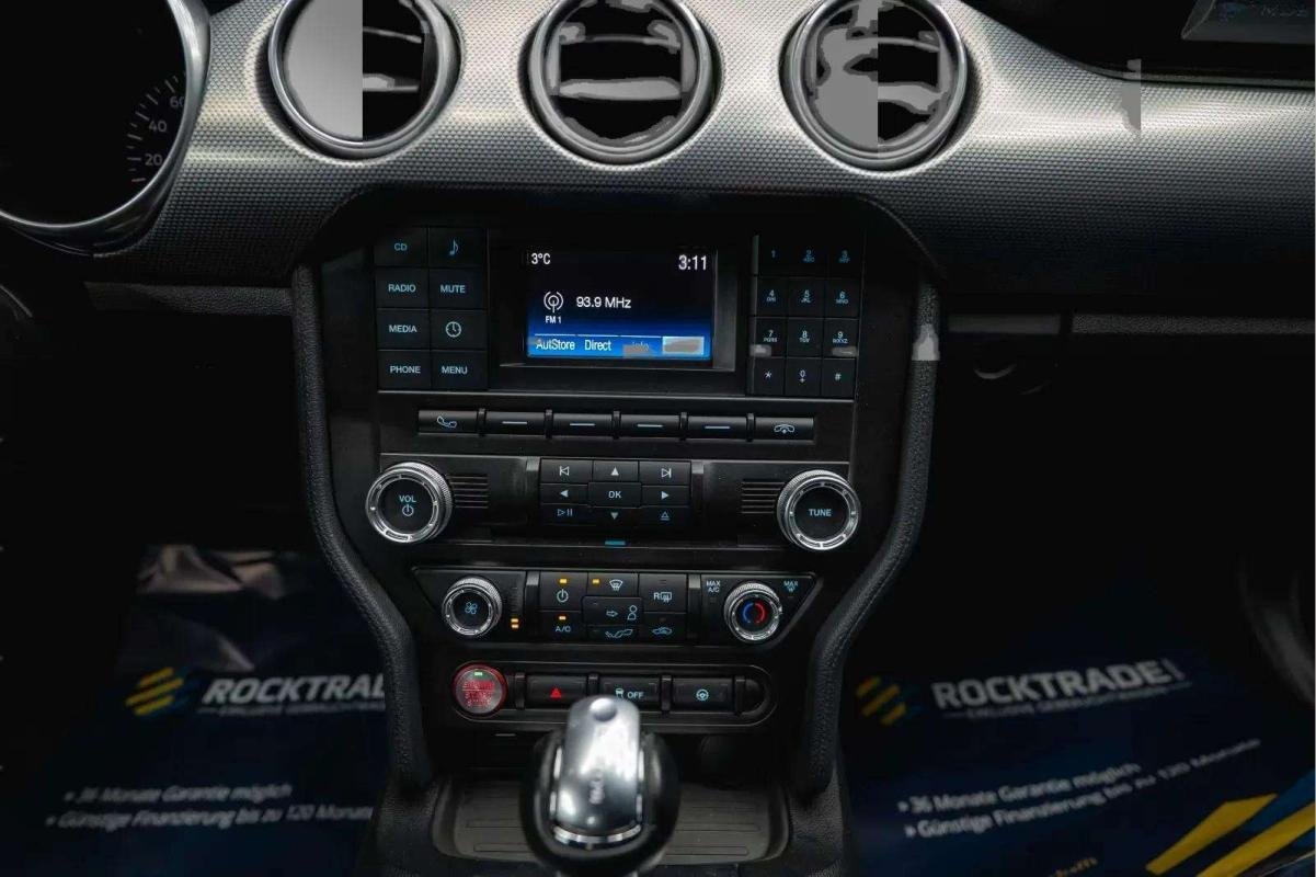 Ford Mustang - Photo 26