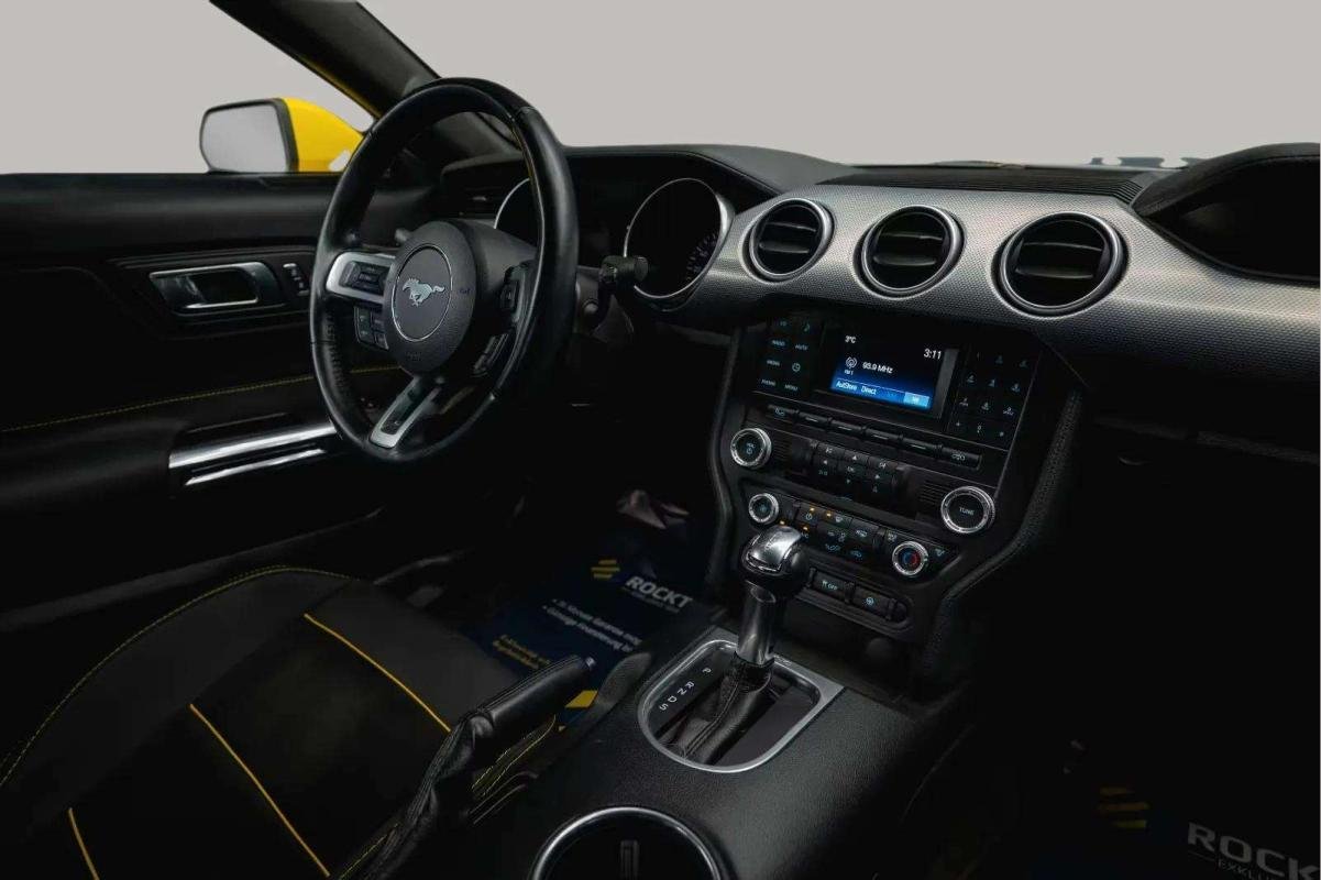 Ford Mustang - Photo 29