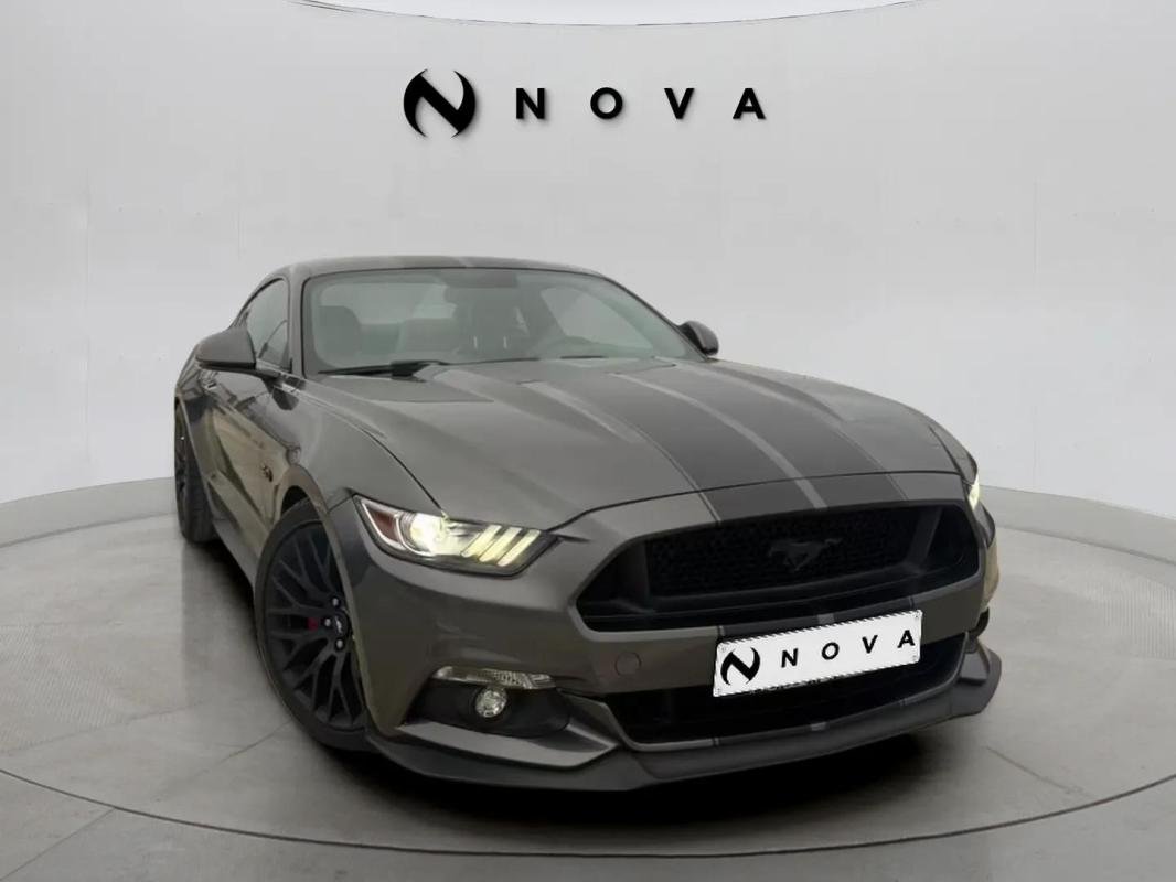 Ford Mustang - Photo 1