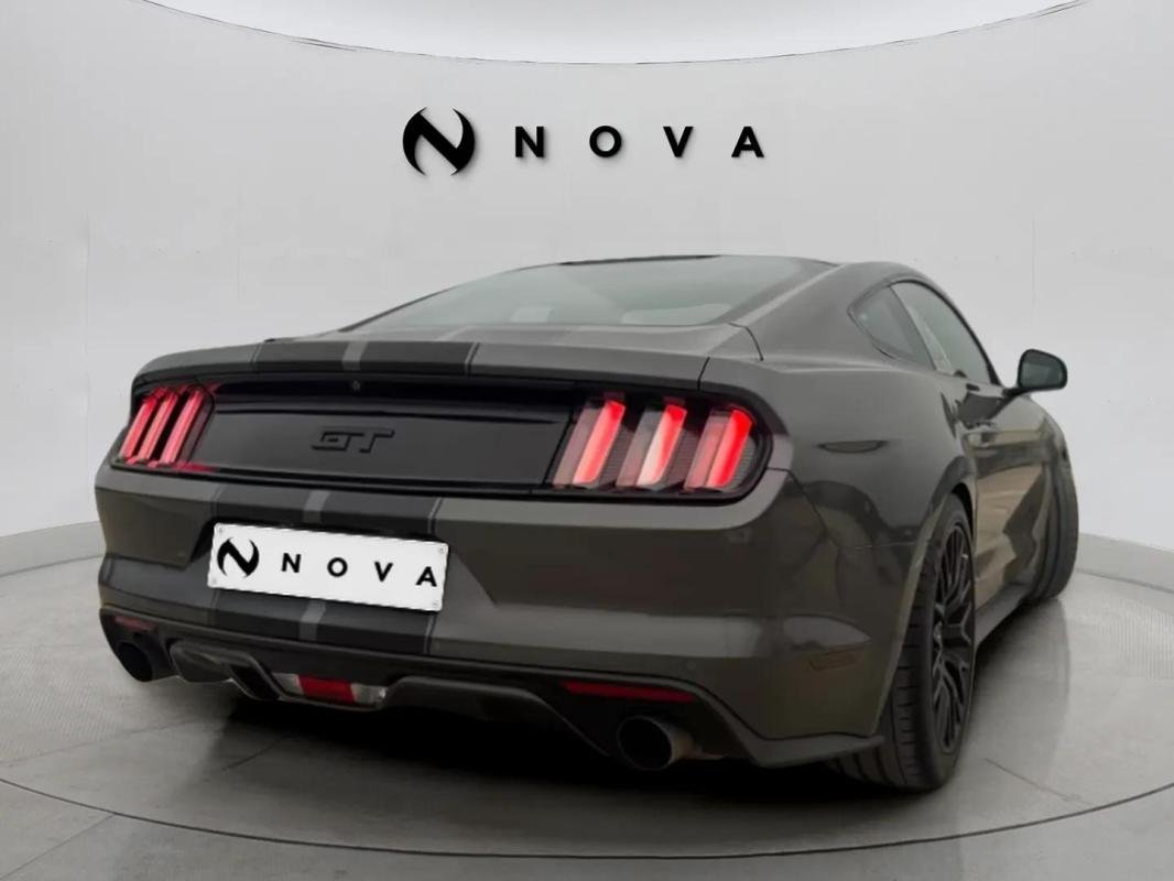 Ford Mustang - Photo 3