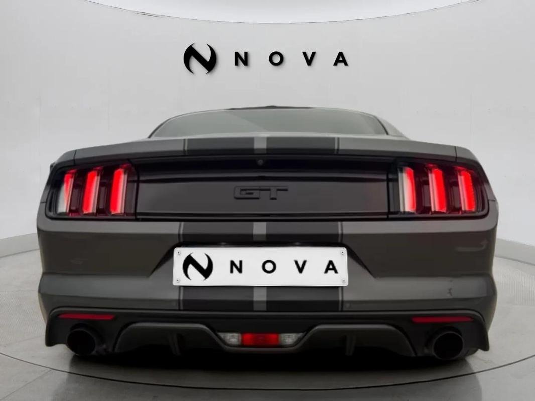 Ford Mustang - Photo 4
