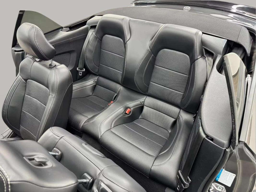 Ford Mustang - Photo 13