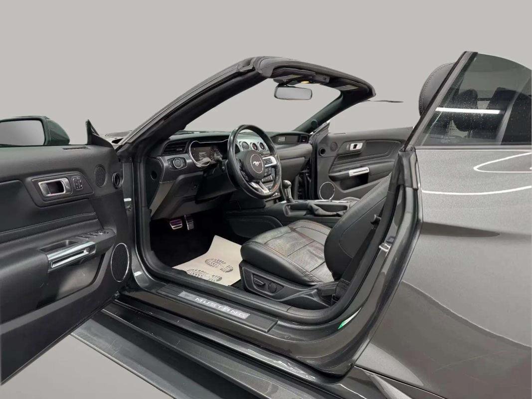 Ford Mustang - Photo 20