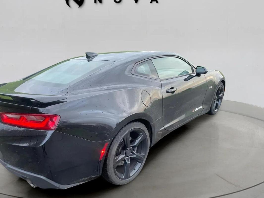 Chevrolet Camaro - Photo 2