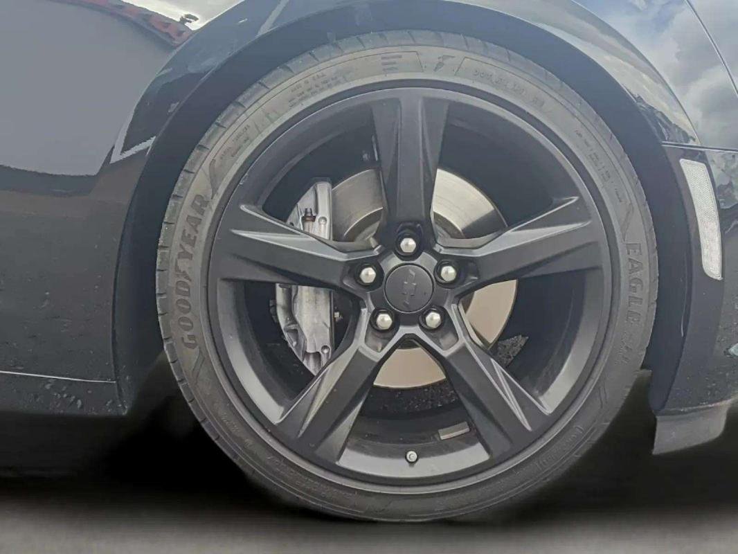 Chevrolet Camaro - Photo 17