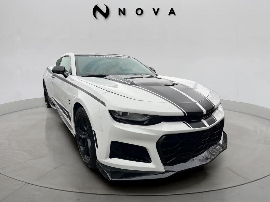 Chevrolet Camaro - Photo 2