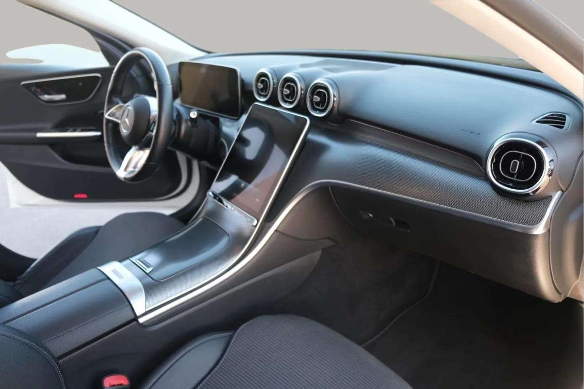 Mercedes C 200 - Photo 15