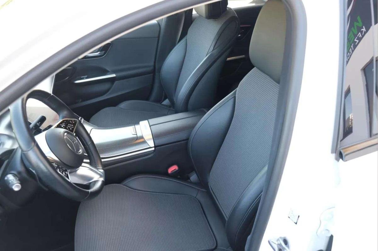 Mercedes C 200 - Photo 16
