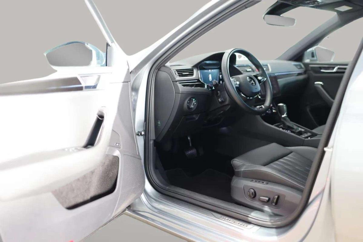Skoda Superb - Photo 17