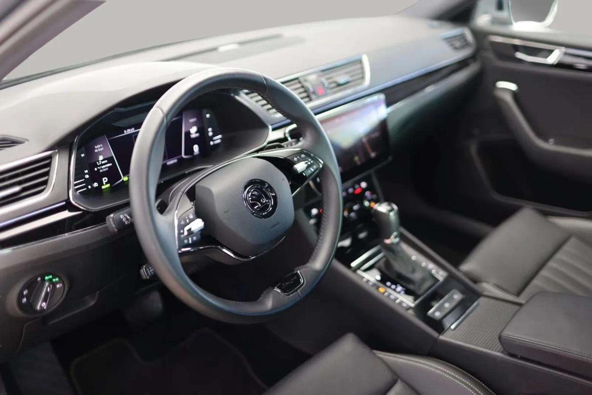 Skoda Superb - Photo 10