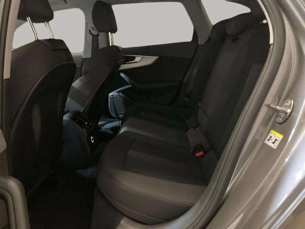 Audi A4 - Photo 13