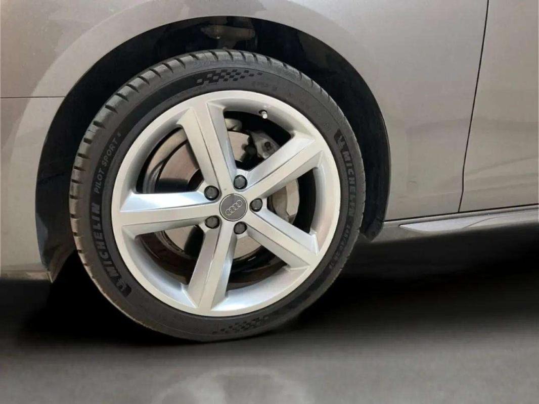 Audi A4 - Photo 8