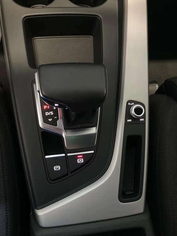 Audi A4 - Photo 9