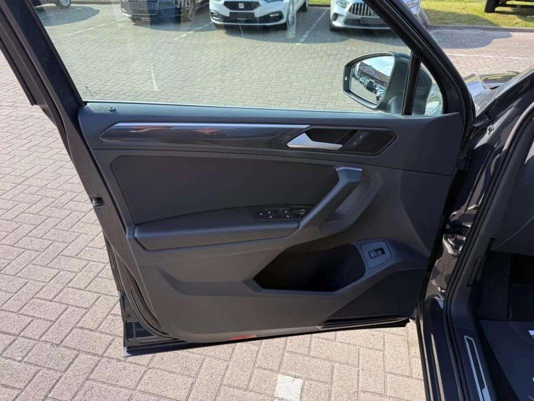 Volkswagen Tiguan - Photo 32