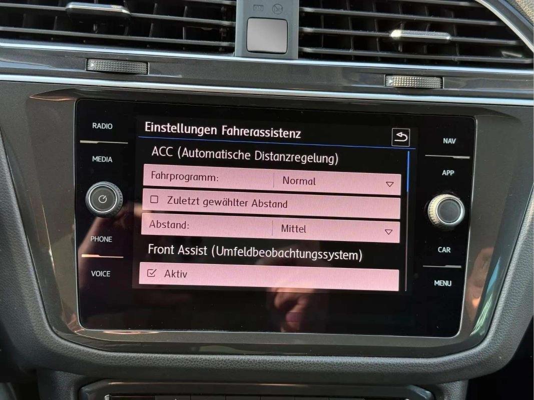 Volkswagen Tiguan - Photo 33