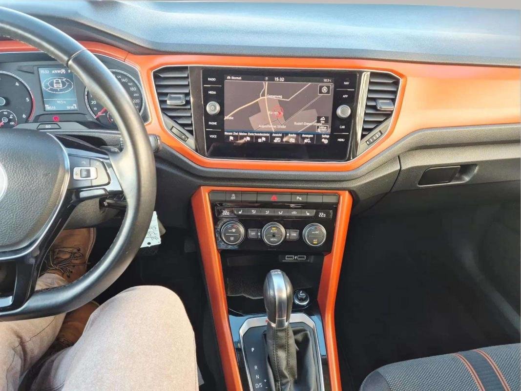 Volkswagen T-Roc - Photo 9