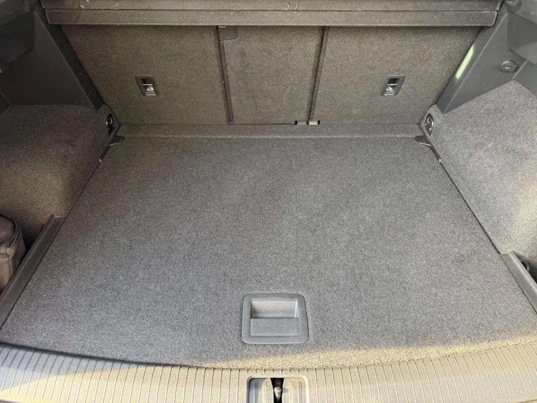 Volkswagen Tiguan - Photo 11