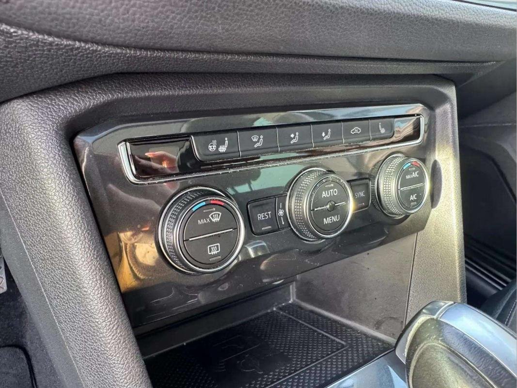 Volkswagen Tiguan - Photo 16