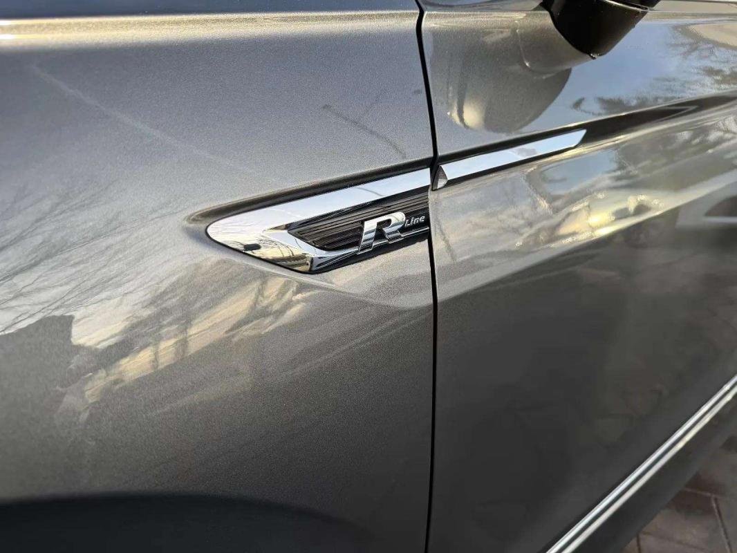 Volkswagen Tiguan - Photo 22