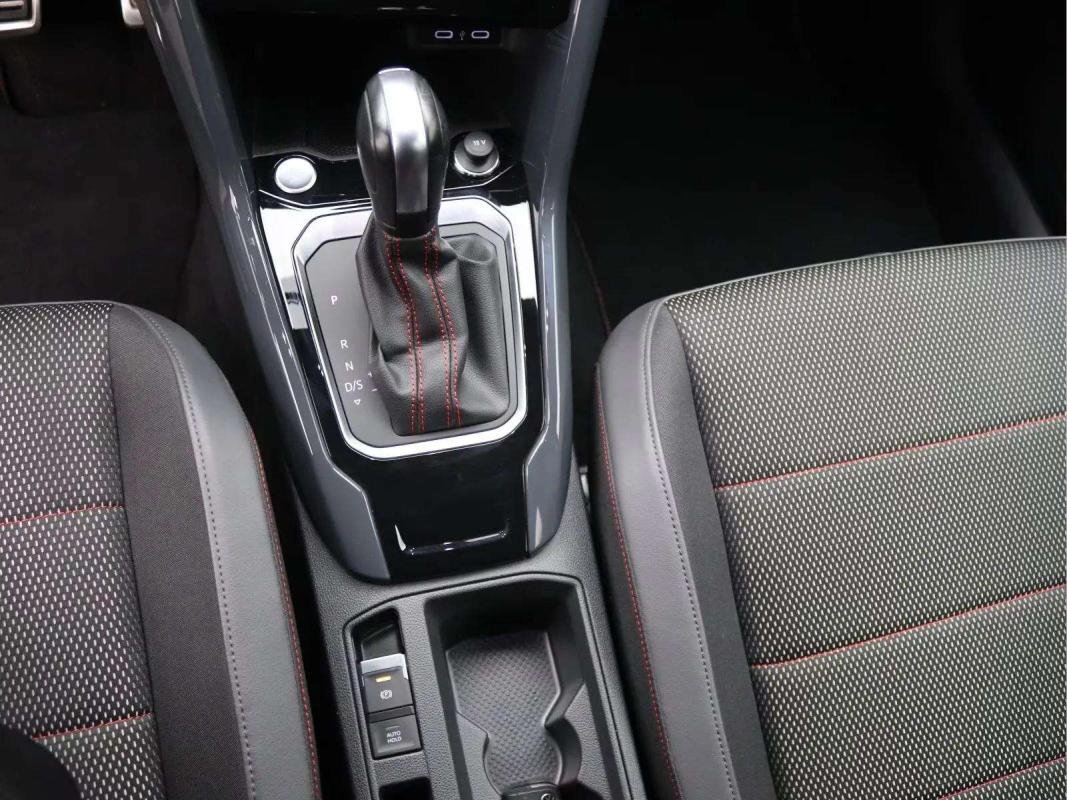 Volkswagen T-Roc - Photo 11