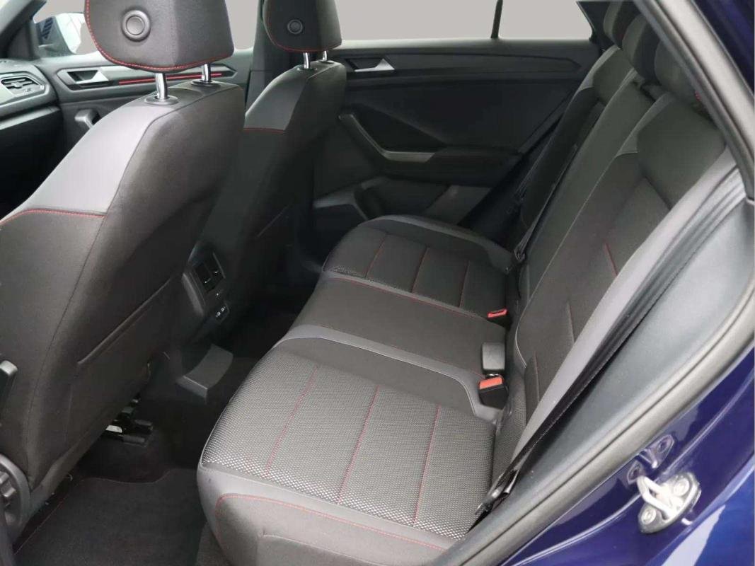 Volkswagen T-Roc - Photo 17