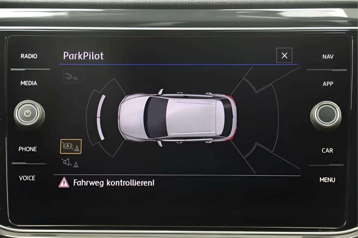 Volkswagen T-Roc - Photo 23