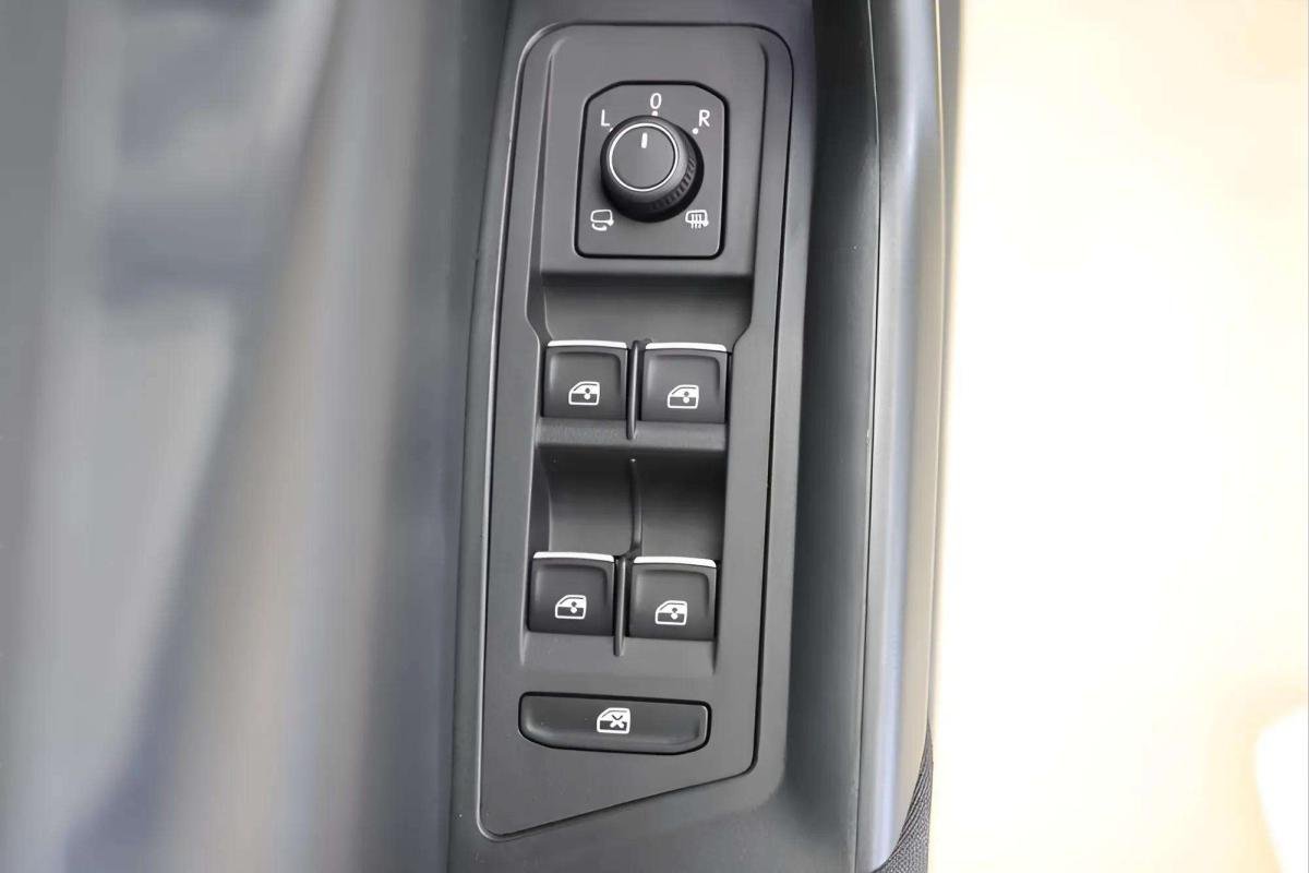 Volkswagen T-Roc - Photo 34