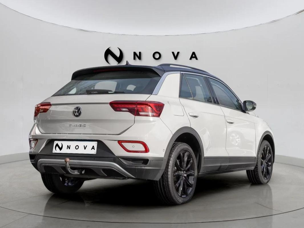 Volkswagen T-Roc - Photo 2