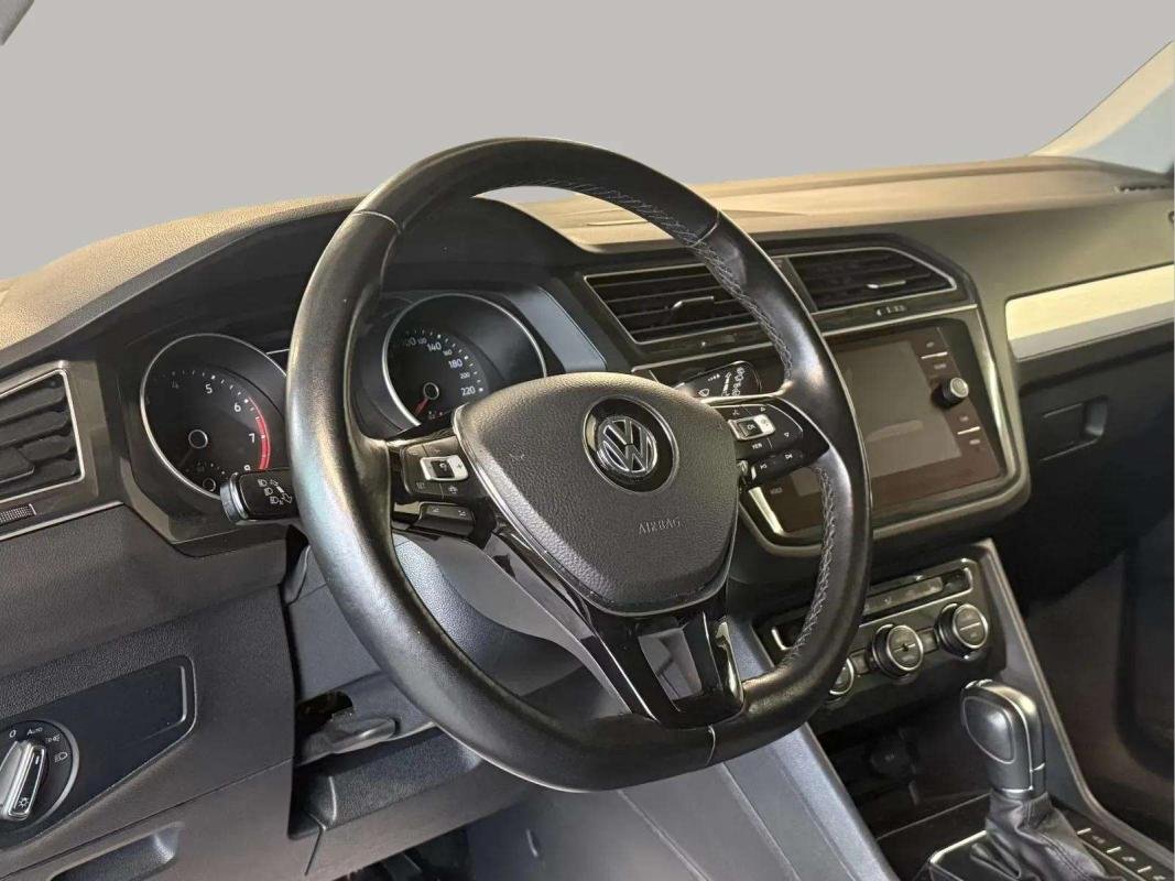 Volkswagen Tiguan - Photo 6