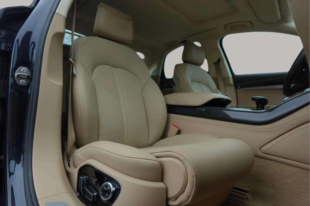 Audi S8 - Photo 12