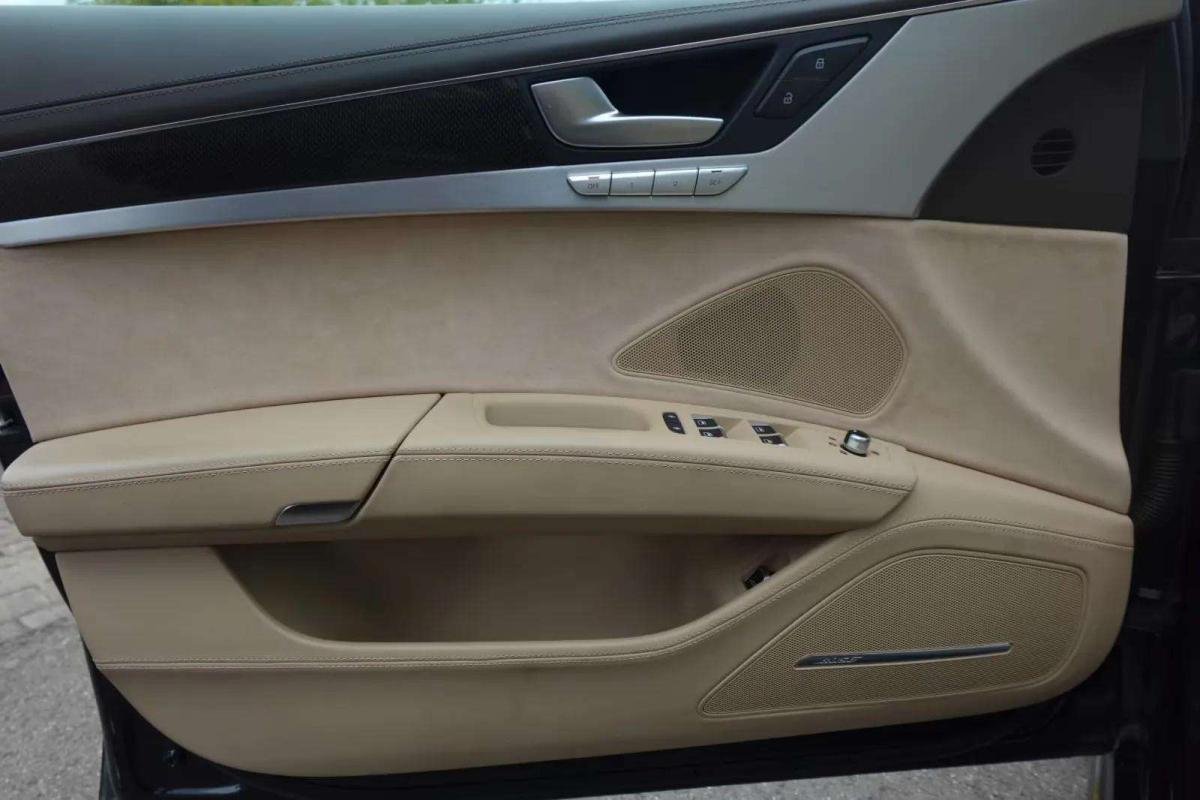 Audi S8 - Photo 15