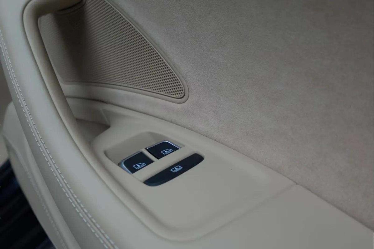 Audi S8 - Photo 19