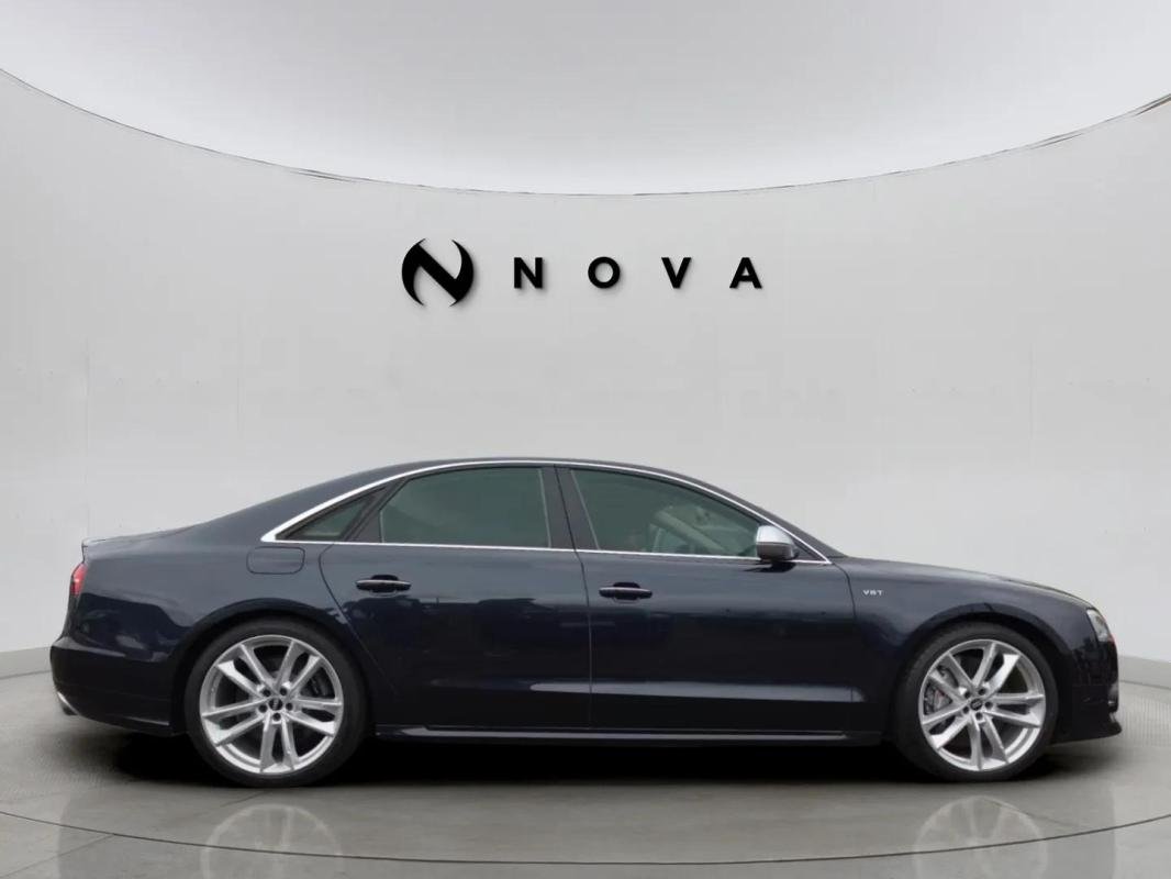 Audi S8 - Photo 2