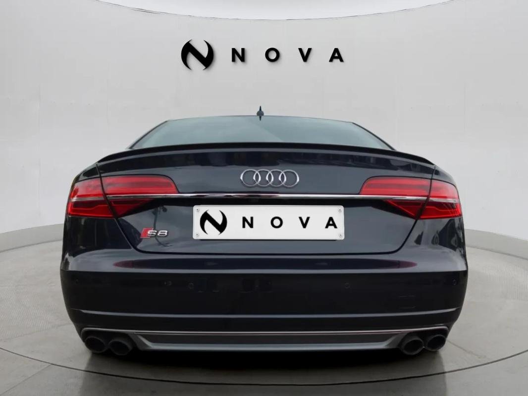 Audi S8 - Photo 8