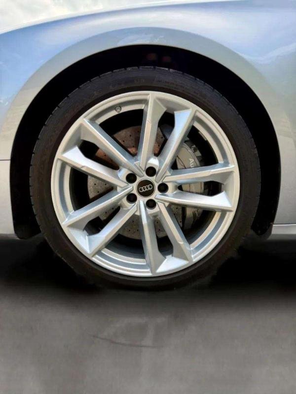Audi A4 - Photo 10