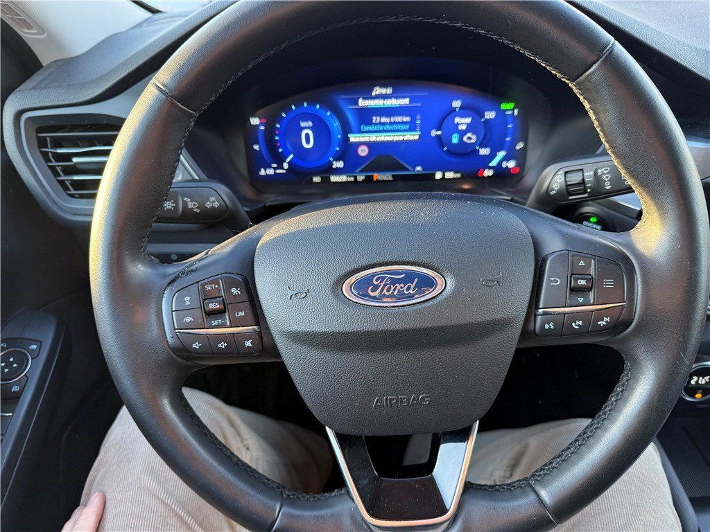 Ford Kuga - Photo 15