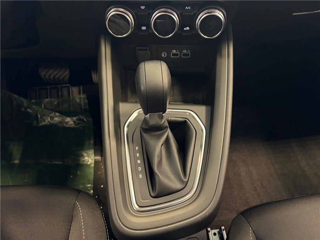 Mitsubishi Colt - Photo 15