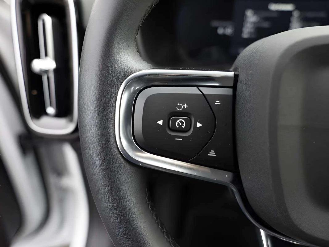 Volvo XC40 - Photo 14