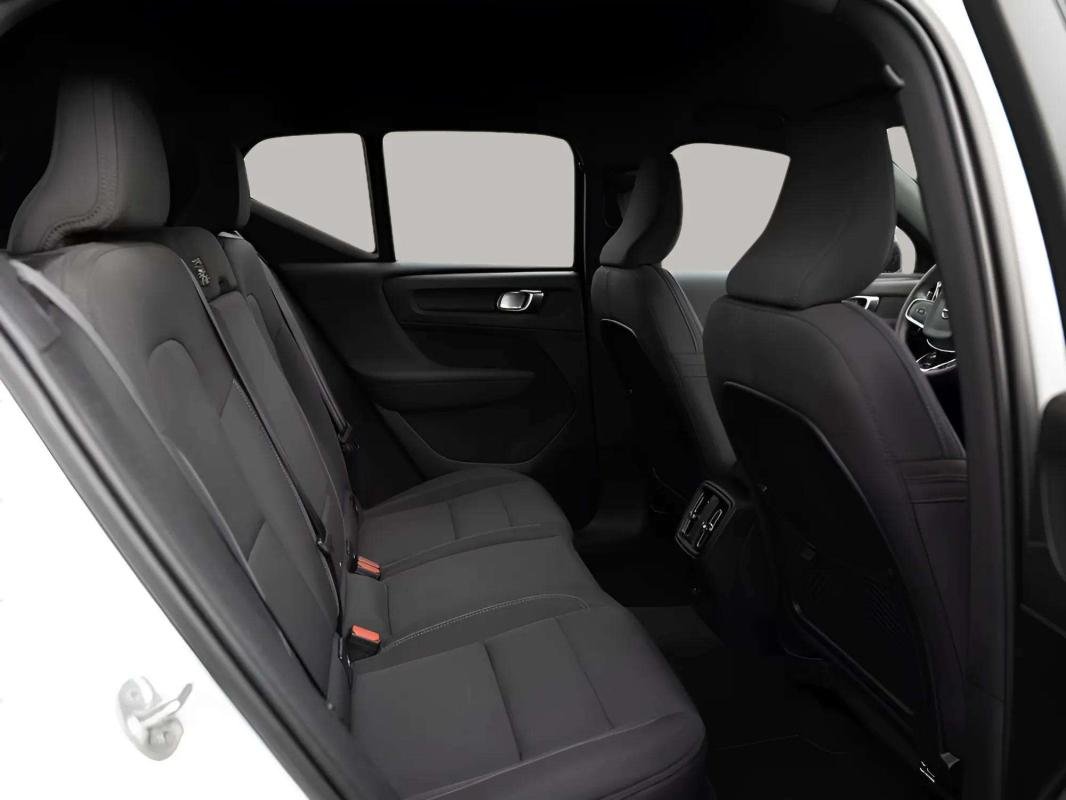 Volvo XC40 - Photo 18
