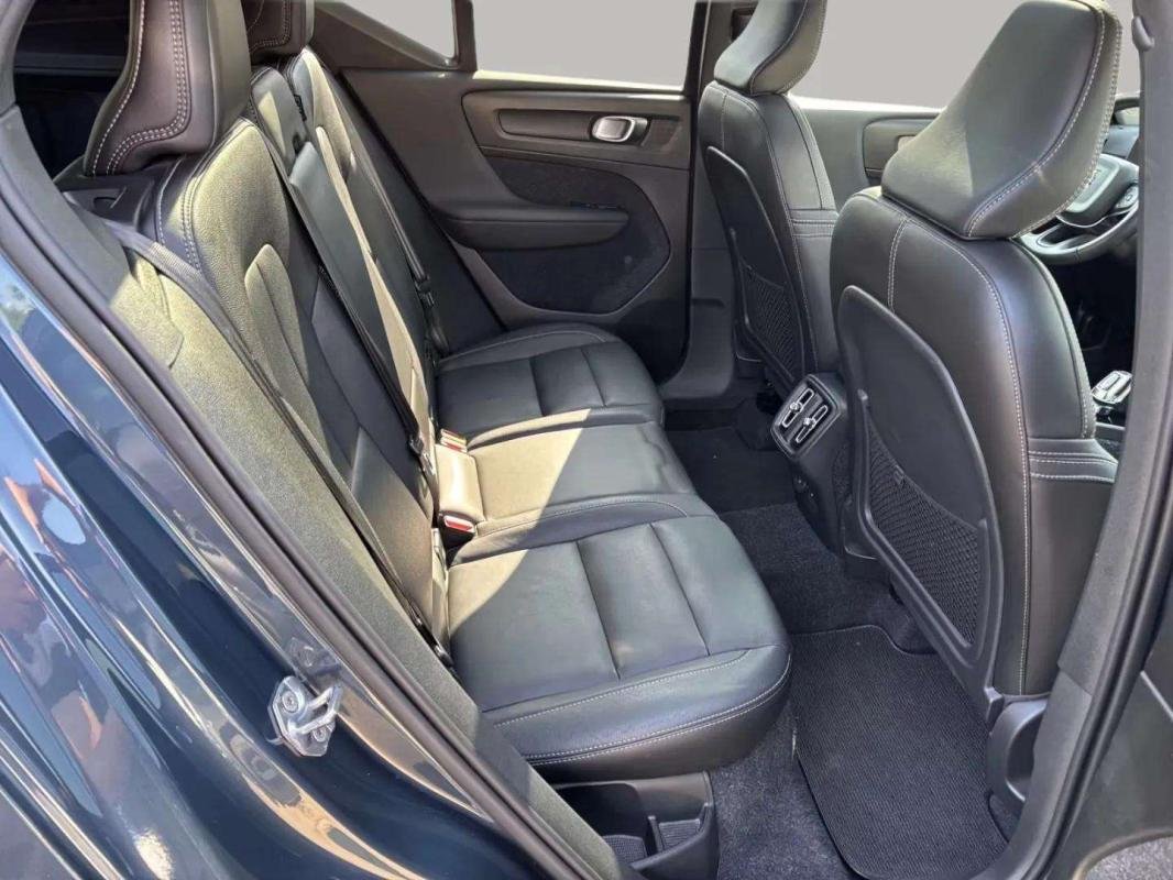 Volvo XC40 - Photo 11